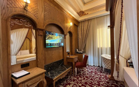 اتاق دوتخته هانی مون (اقامت با صبحانه)