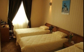 اتاق سه تخته (فولبرد)