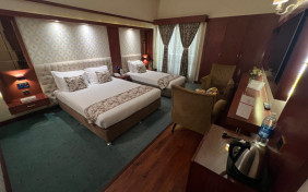 اتاق سه تخته لوکس (اقامت با صبحانه)