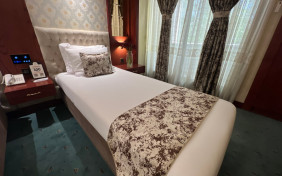 اتاق یک تخته لوکس (اقامت با صبحانه)