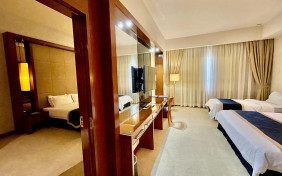 اتاق کانکت چهارنفره (اقامت با صبحانه)
